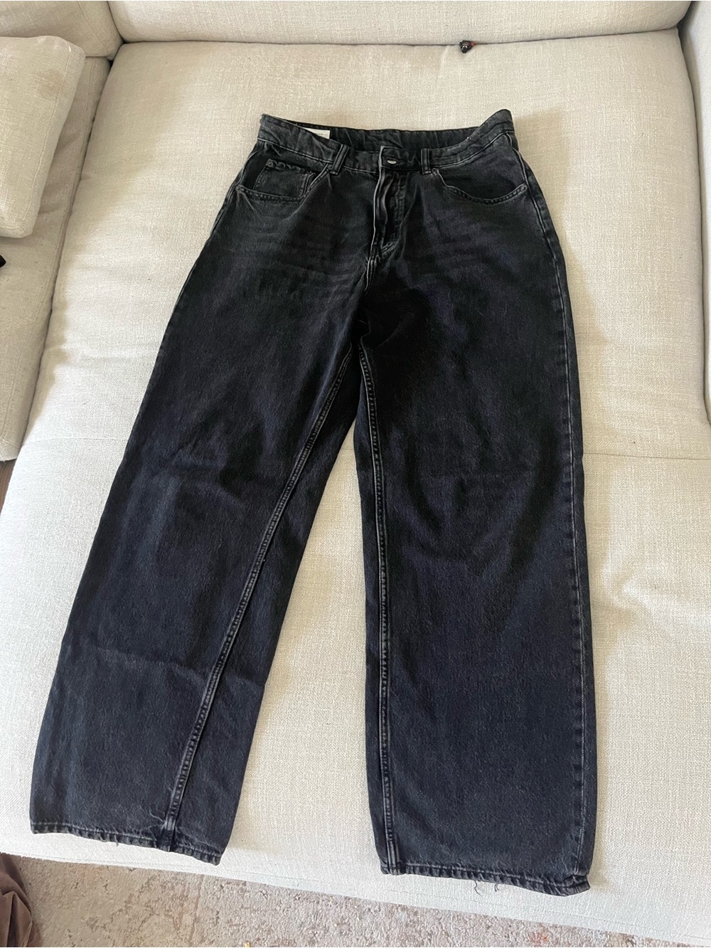 Zara Men's Relaxed Black Jeans